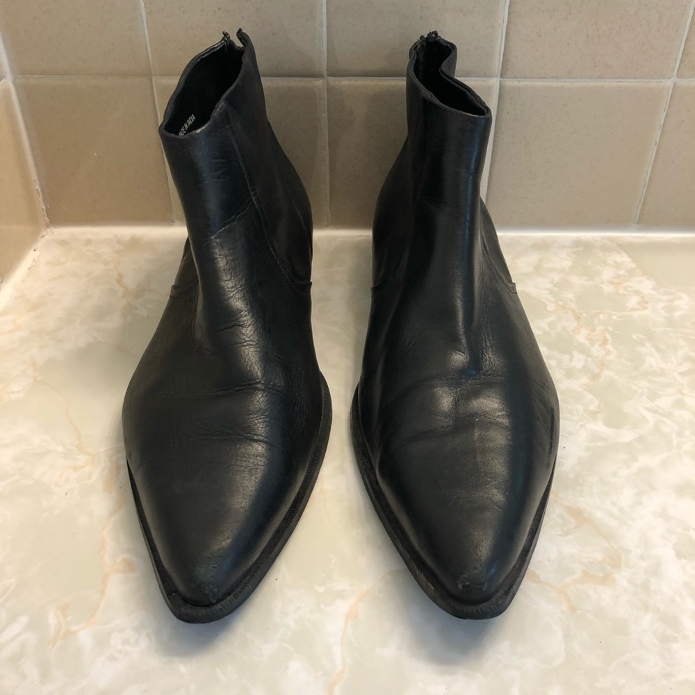 Pointed Toe Chelsea Boots
